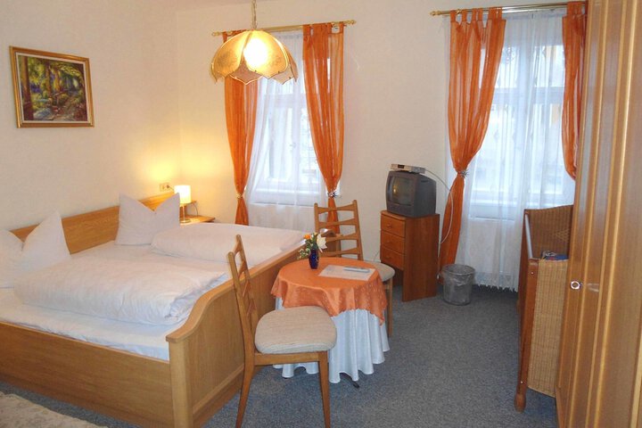Room 3 of 51