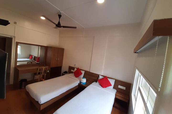 Room 12 of 48
