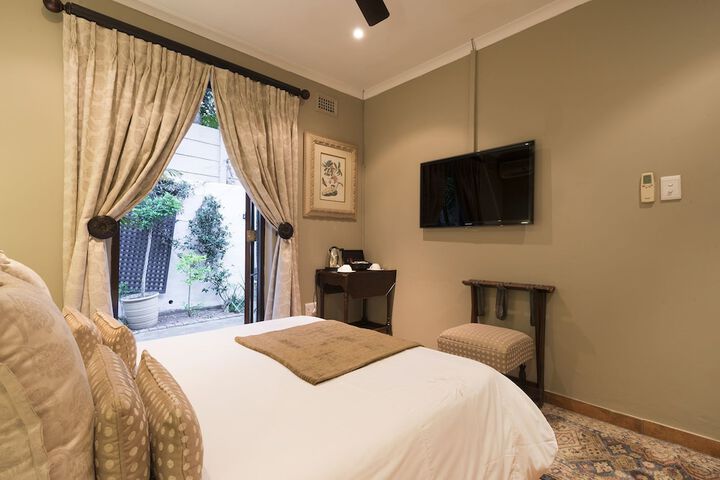 Room 3 of 44