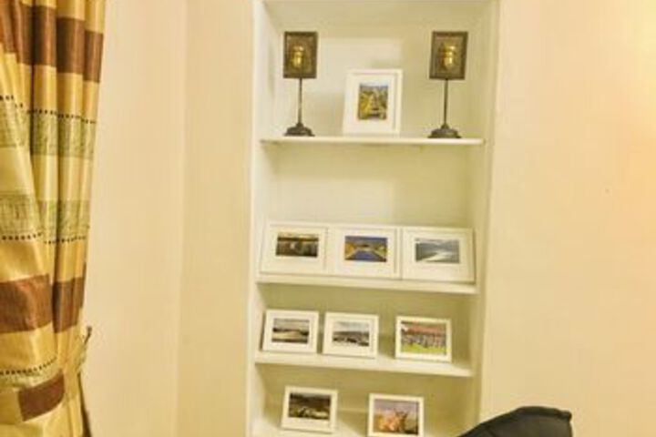 Room 9 of 10