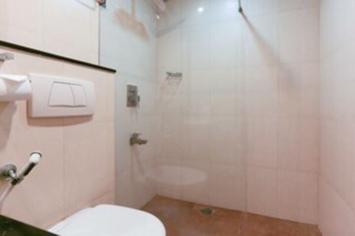 Room 4 of 97