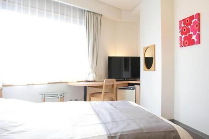Room 10 of 25