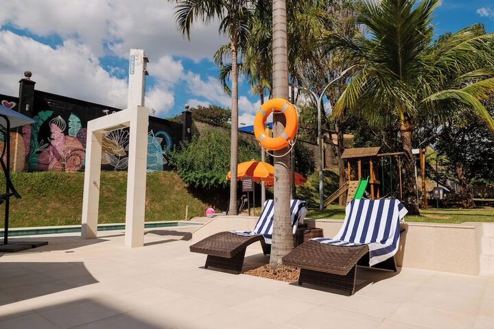 Hotel Pool