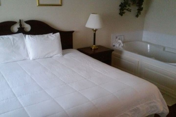 Room 10 of 24