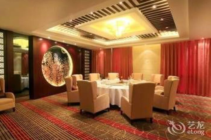 Dining 14 of 17