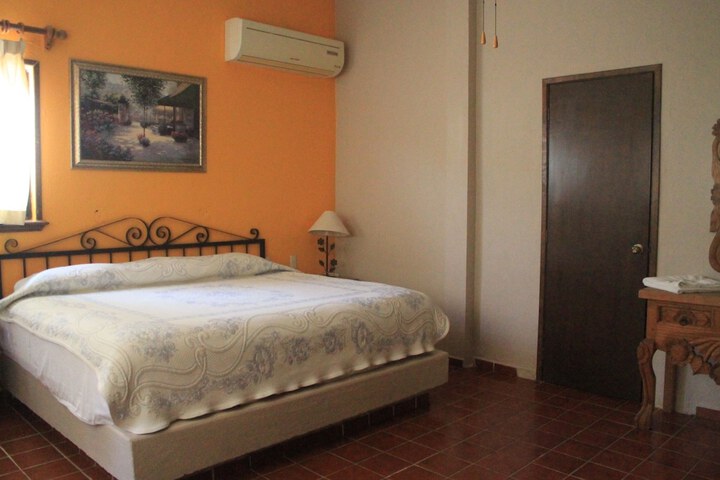 Room 7 of 38
