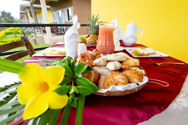 Breakfast/Coffee Service 26 of 43