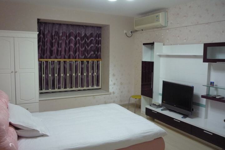 Room 4 of 18