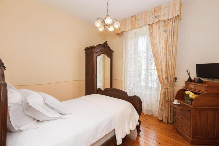 Room 16 of 70