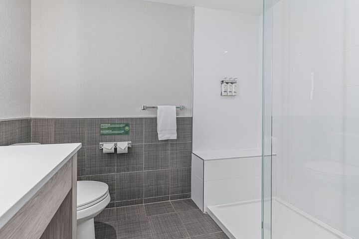 Suite 2 Queen Beds (6 of 9)