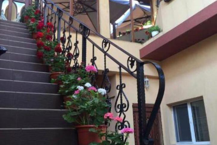 General 2 of 41