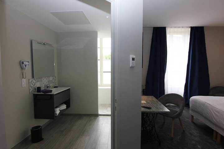 Room 16 of 137