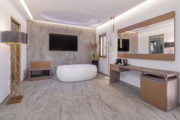 Room 18 of 38