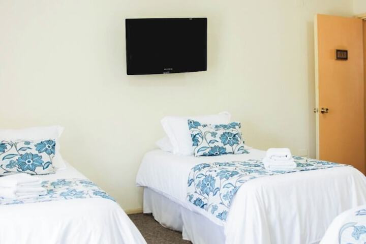 Room 2 of 35