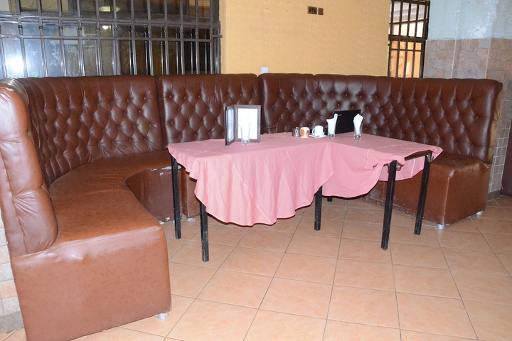 Dining 20 of 21