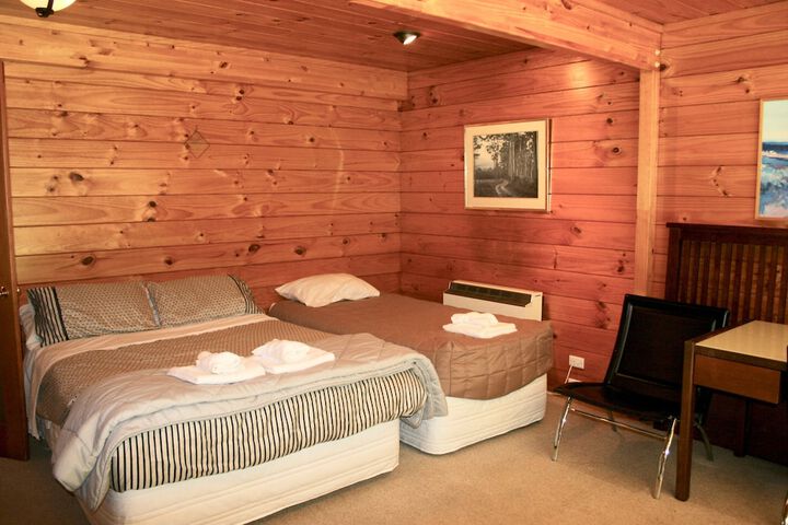 Room 14 of 76