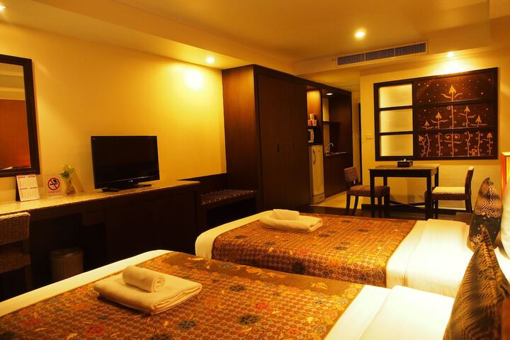 Room 5 of 62