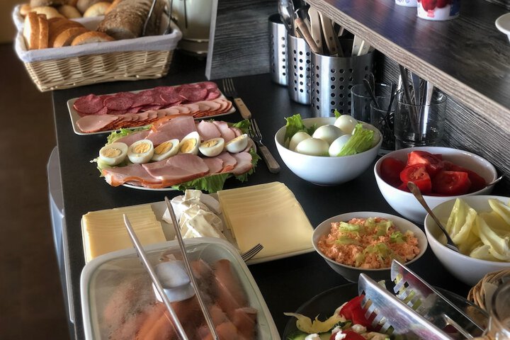 Breakfast/Coffee Service 61 of 98