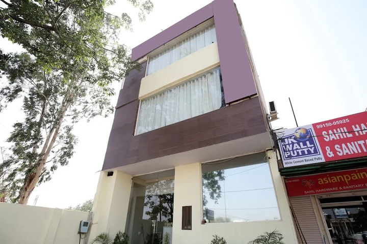 OYO 15644 Hotel Dreamland