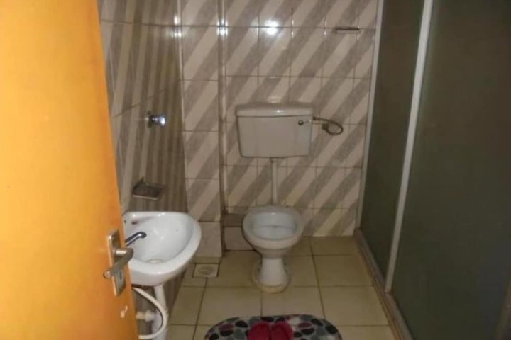 Room 10 of 21
