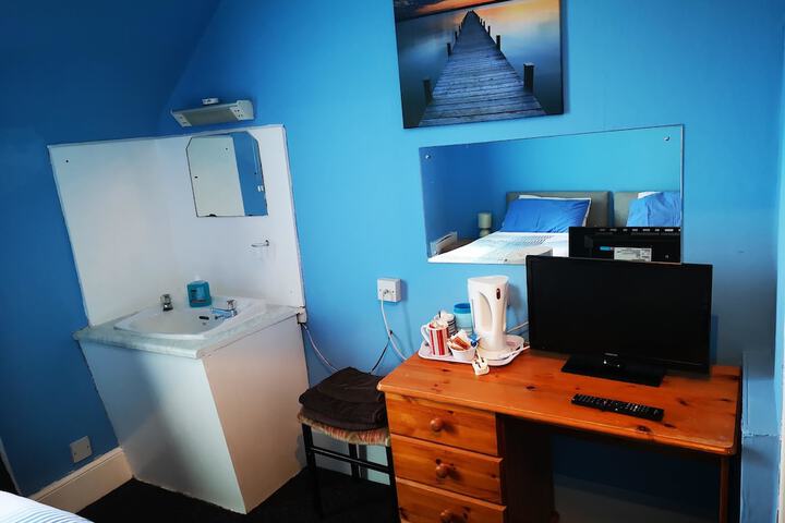 Room 10 of 30
