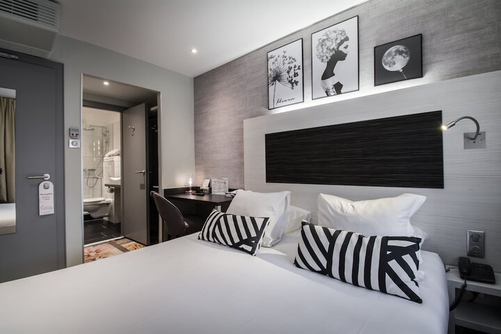Room 42 of 78