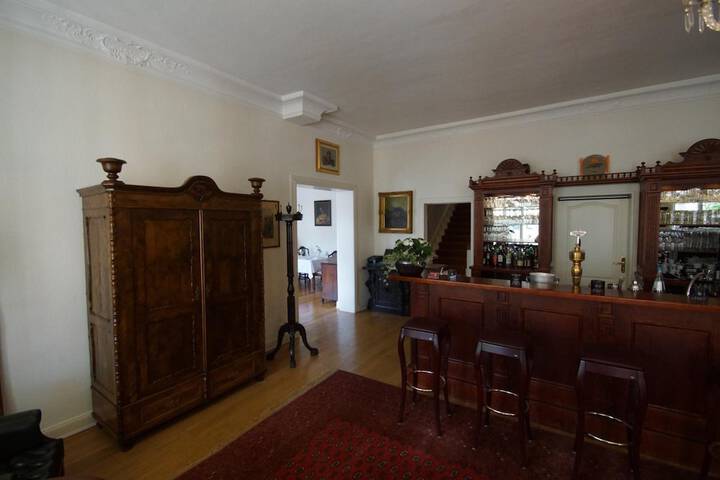 Lounge 40 of 59