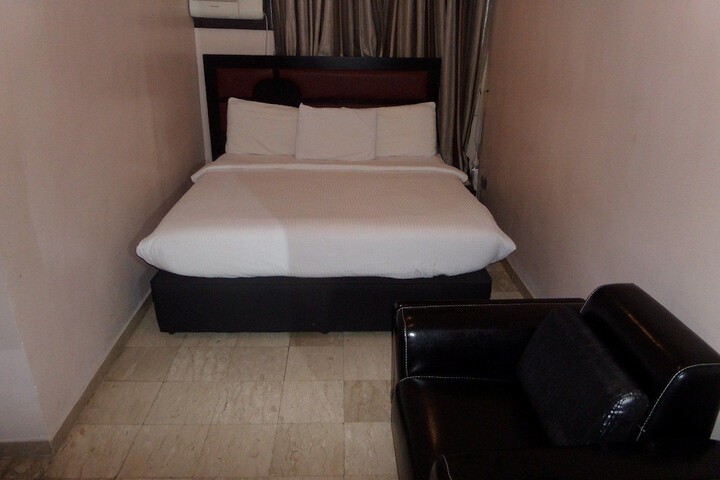Room 6 of 57