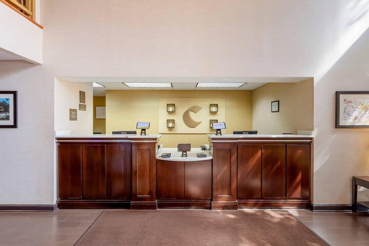 Guest Lobby