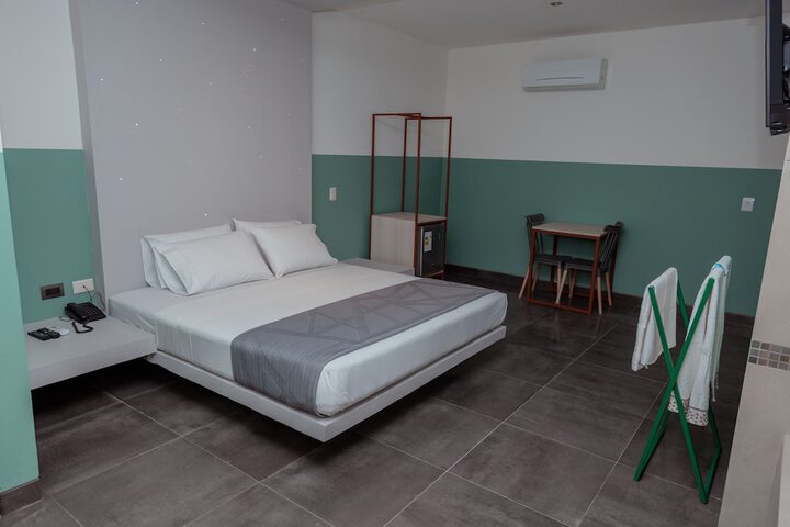 Room 63 of 118