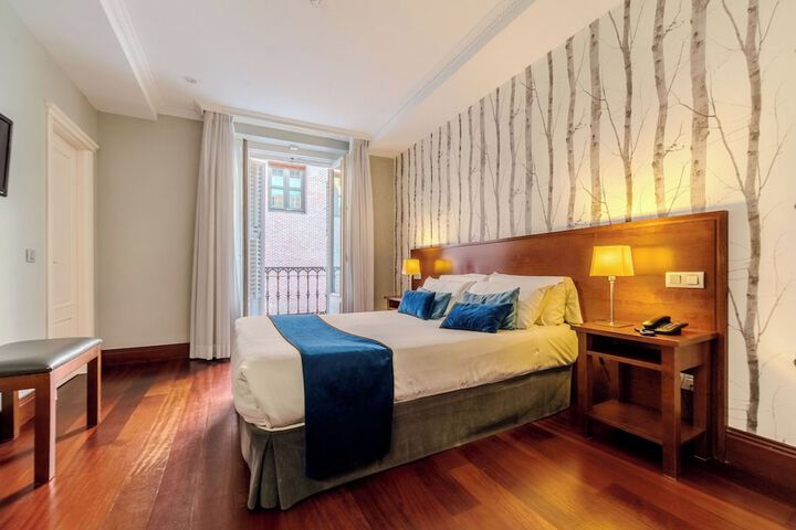 Room 10 of 27