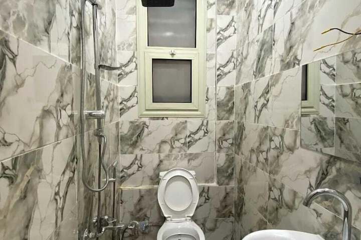 Room 15 of 16