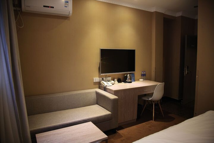 Room 35 of 90