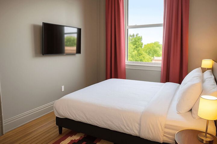Room 7 of 32