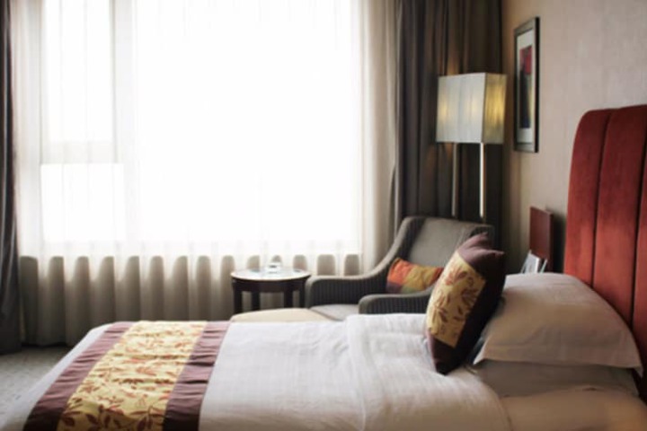 Room 8 of 32