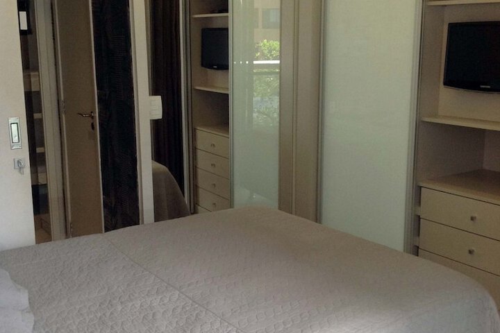 Room 14 of 60