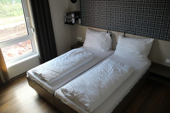 Room 12 of 39
