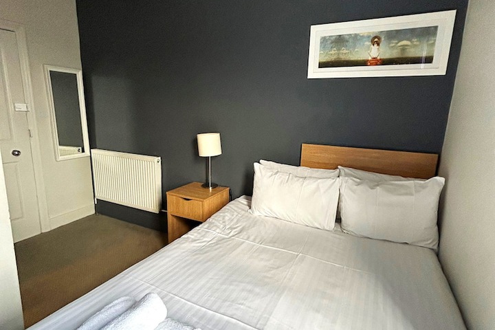 Room 62 of 102