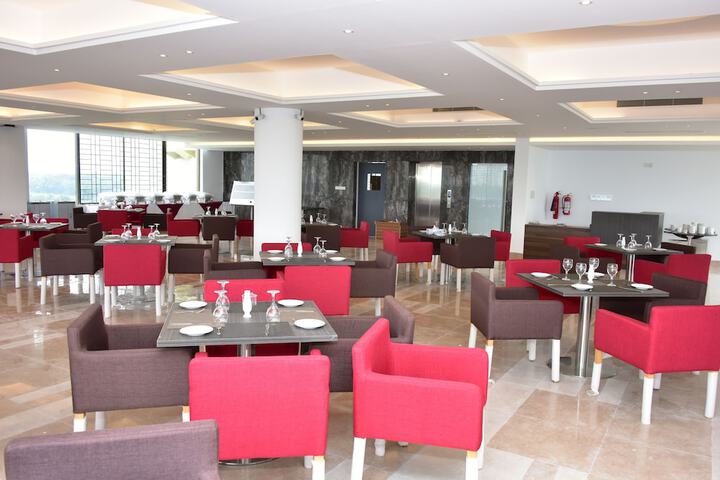 Dining 10 of 14