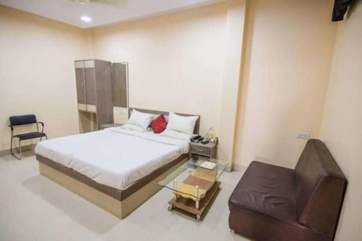 Room 3 of 11