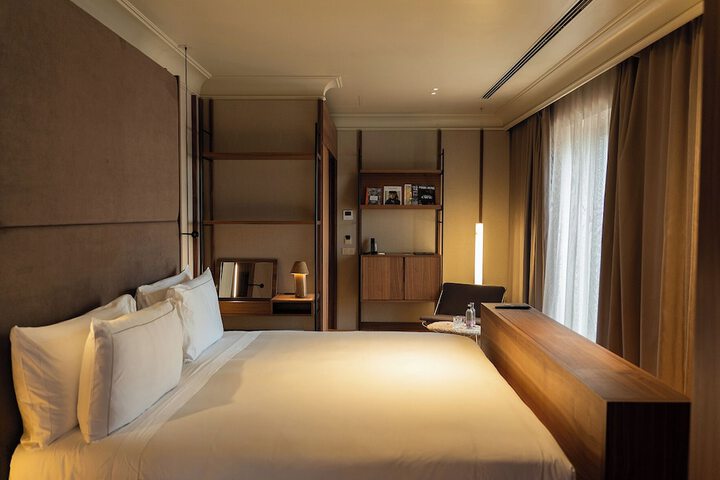Room 27 of 88