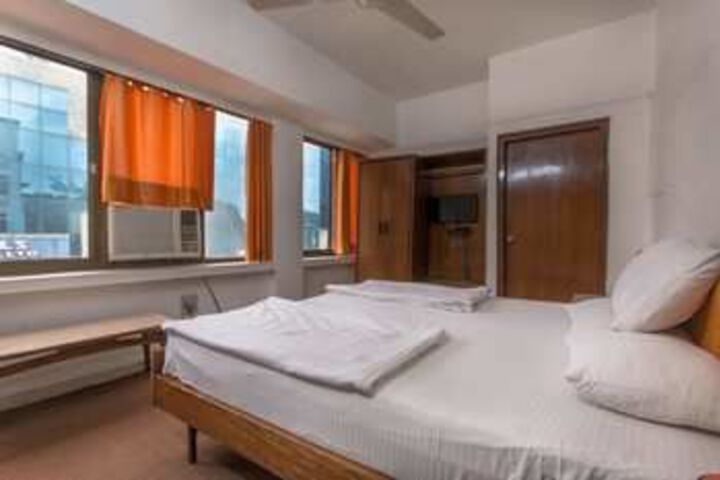 Room 14 of 42