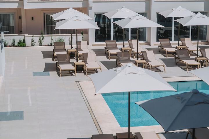 Pool 73 of 228