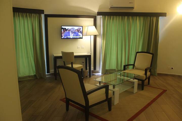 Room 15 of 32