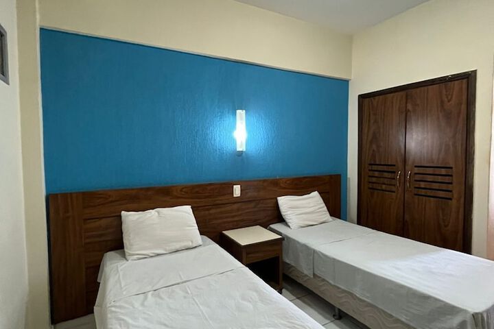 Room 5 of 32
