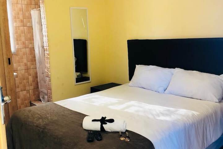 Room 6 of 13