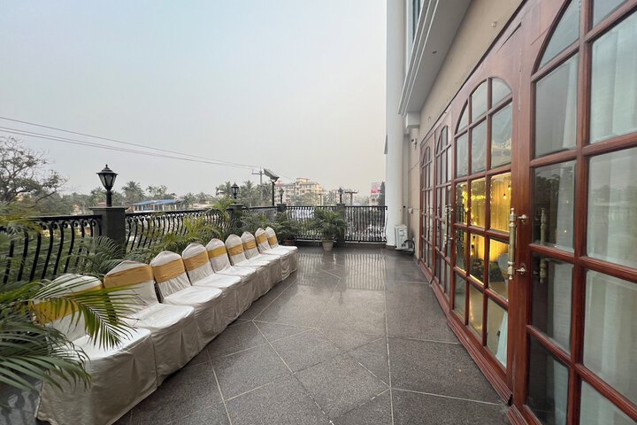 Ballroom/Hall 145 of 164