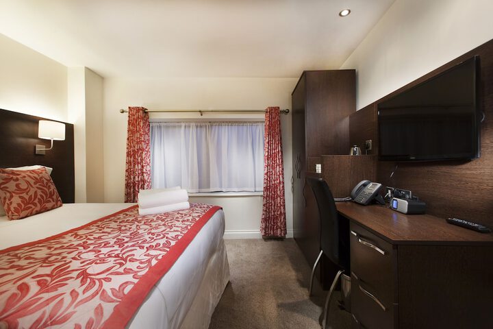 Room 11 of 101