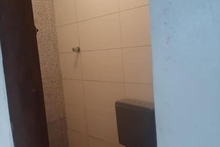 Room 10 of 33