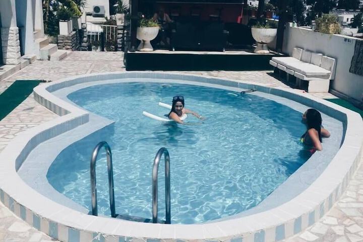 Pool 19 of 45